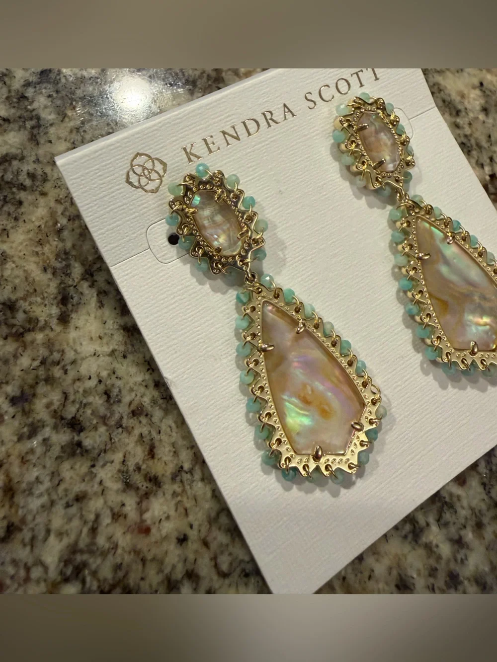 🆕 Kendra Scott Camry earrings - Picture 4 of 4